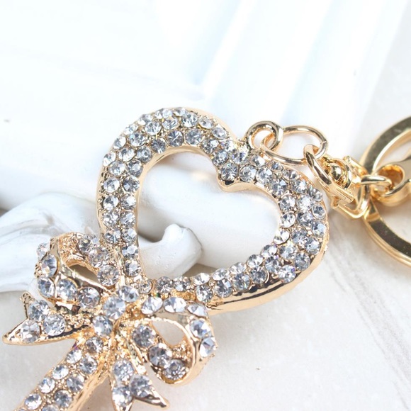 Romantic Heart Shaped Crystal Key Charm Keychain - Picture 2 of 12
